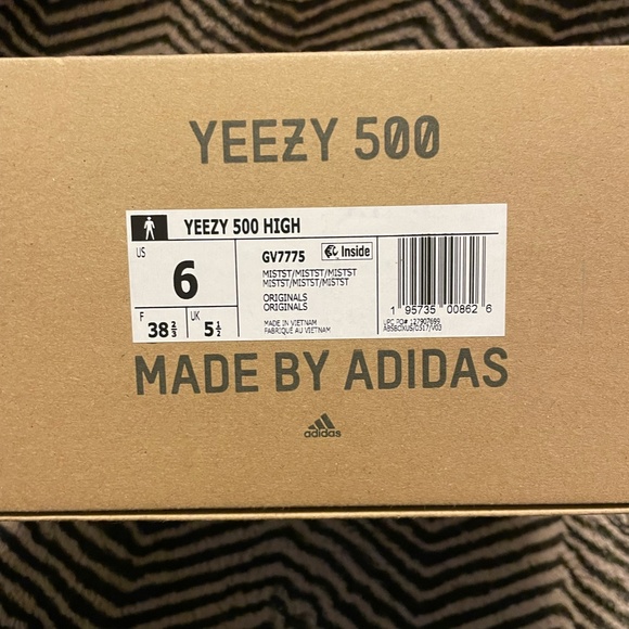 Yeezy 500 size 6 main image 6